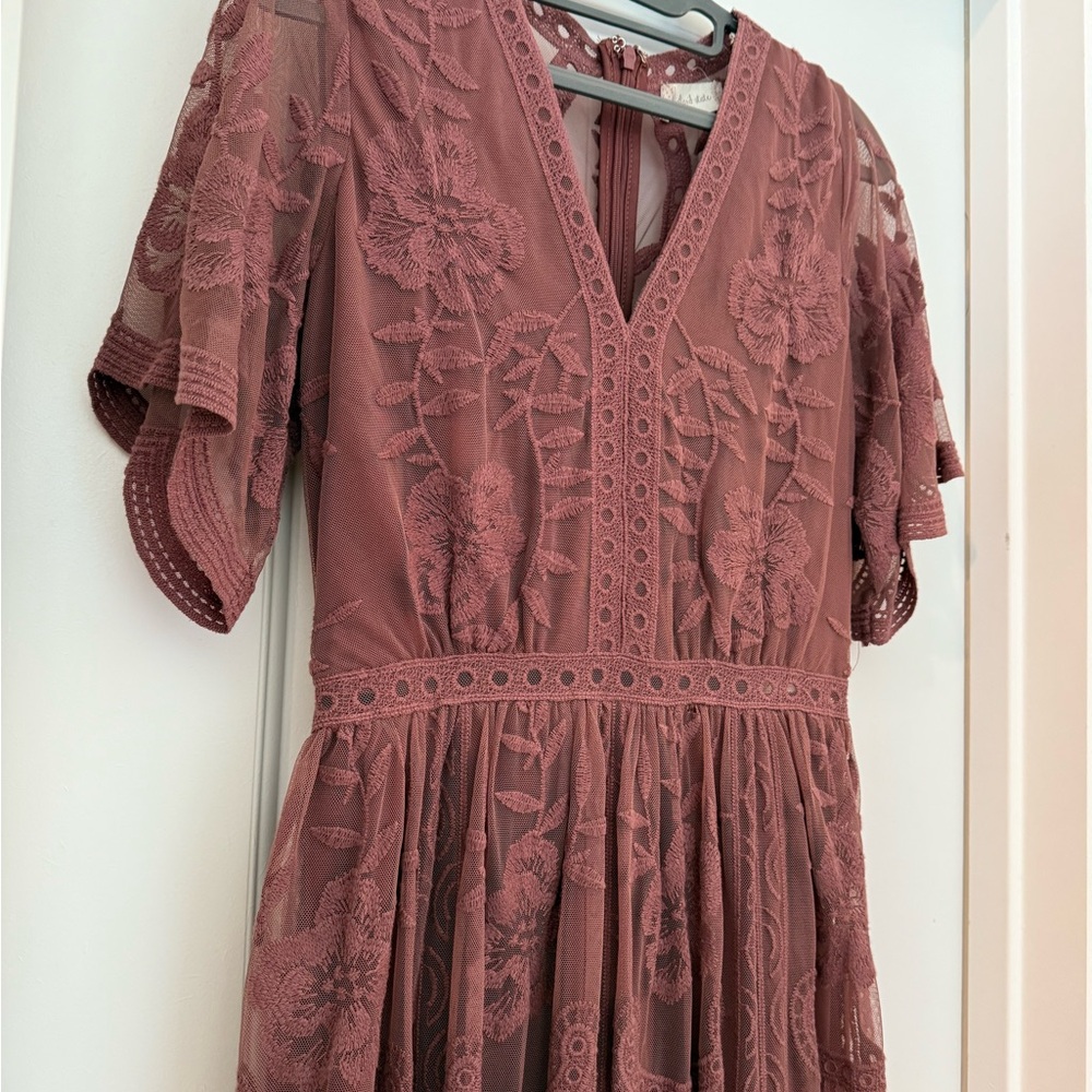Elegant Altar’D State Lace Maxi Dress in Mauve